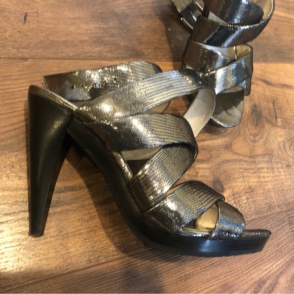 Glitzy silver Michael Kors Jillian sandal size 7.5 EUC - Picture 3 of 6